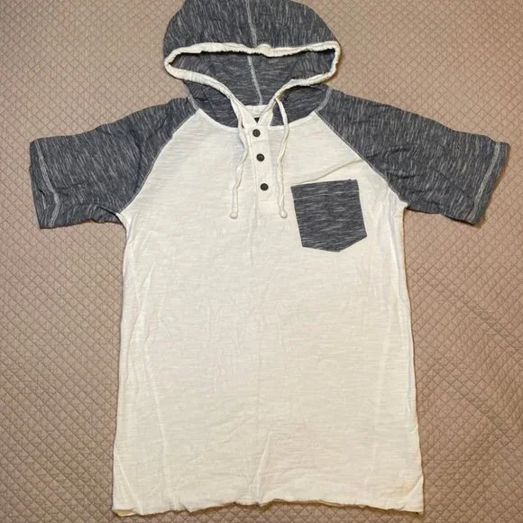 Men’s Broken Threads Hooded T-Shirt (LIKE NEW) - Picture 1 of 5